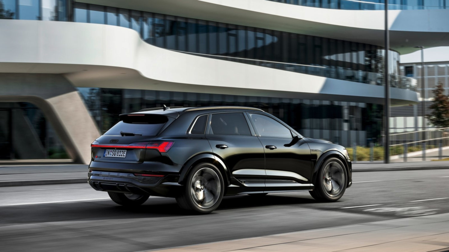 Audi SQ8 etron Premium Plus 2024 SUV Drive